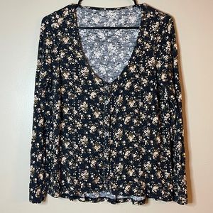 American Eagle Floral Button-Up size Small
